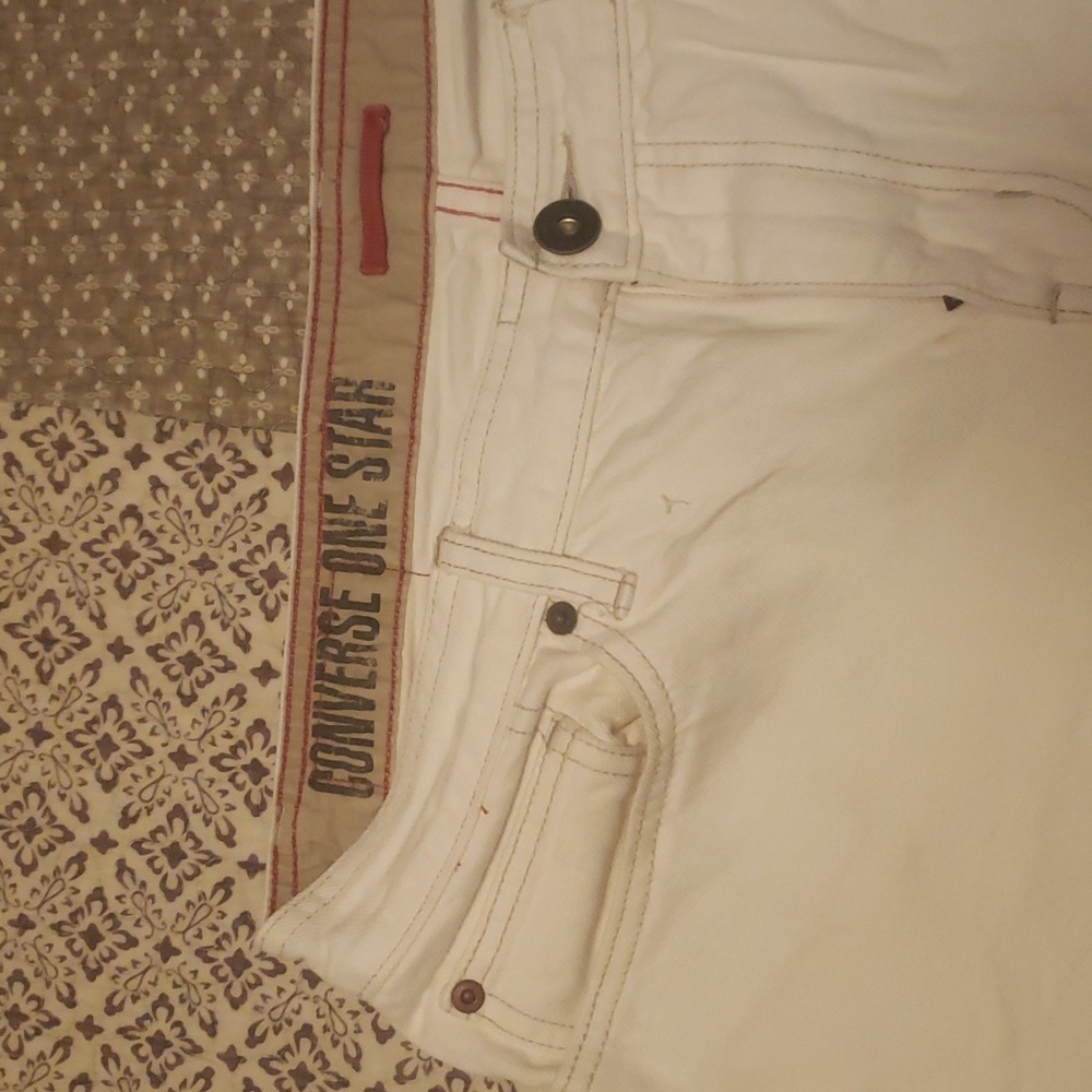 CONVERSE. WHITE JEANS. Men. 36x32.